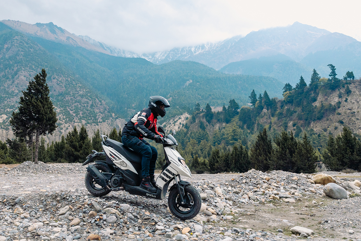 Aprilia Conquers Lubra Pass